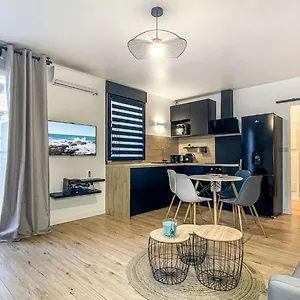 Appartement Homey Helsinki - Hyper Centre - Proche Geneve - Terrasse Privee - Wifi & Netflix, Annemasse